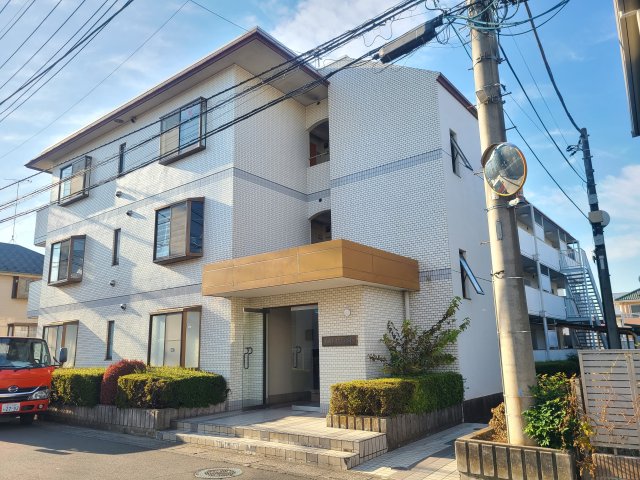 建物外観　★ＲＣ造３階建てマンション！外観です★