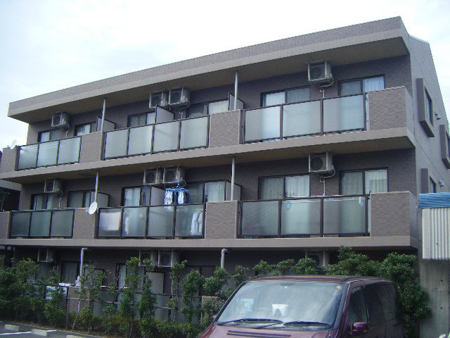 建物外観　駅から徒歩５分です