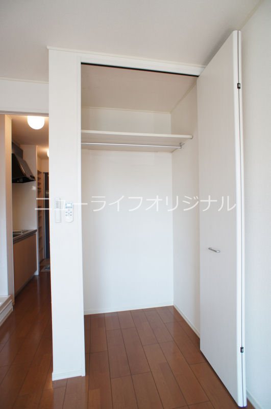 収納　仕切りがなく、丈の長いお洋服も収納できます♪