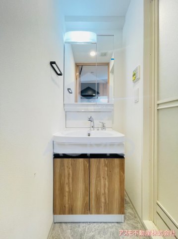 洗面設備　同マンション別部屋　参考写真