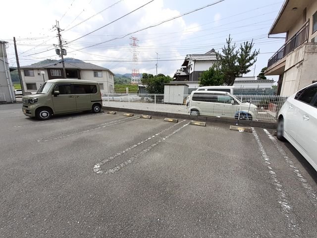駐車場　駐車場完備です