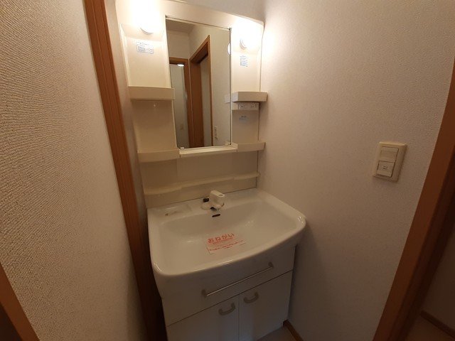 洗面設備　使いやすい洗面所です