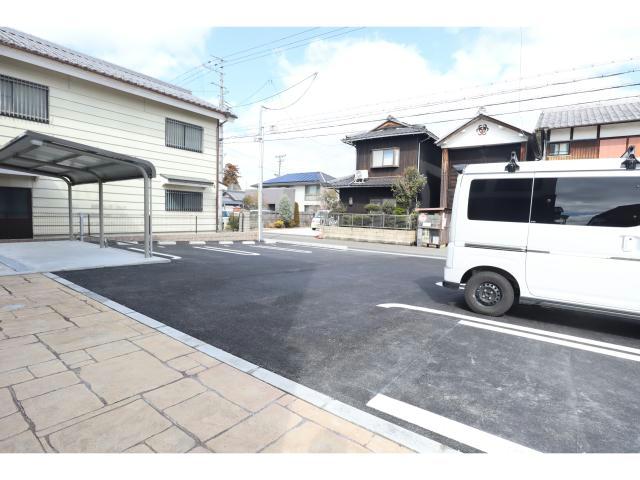 駐車場　駐車場