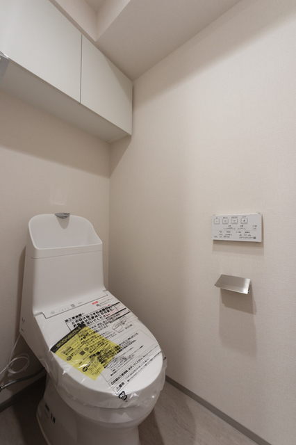 トイレ　※写真は同タイプ住戸です。