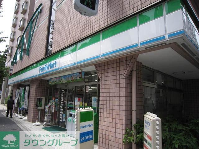 コンビニ　ファミリーマート（コンビニ）まで160m