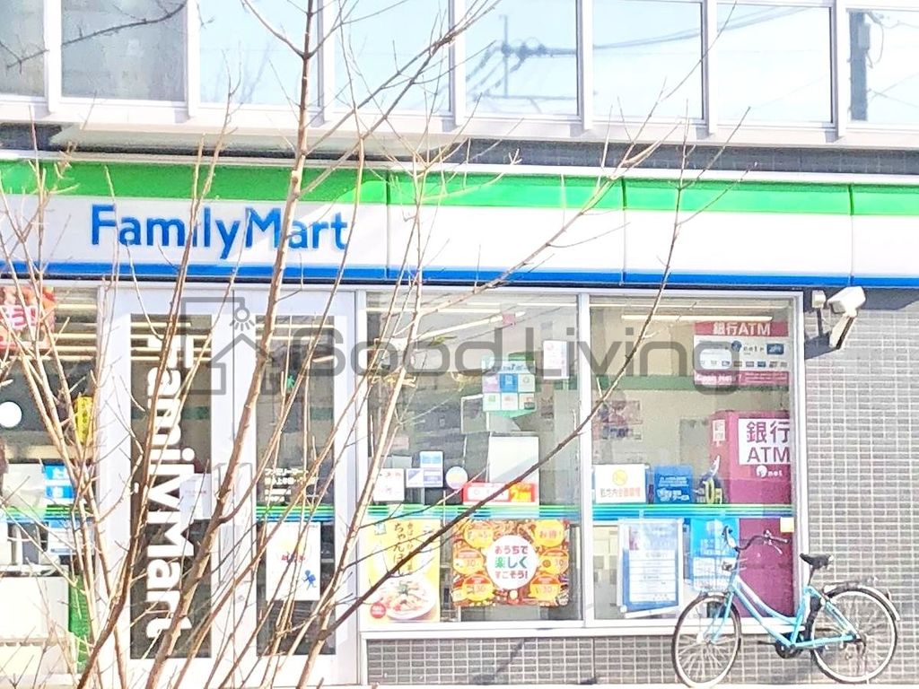 コンビニ　ファミリーマート博多上牟田一丁目店（コンビニ）まで200m