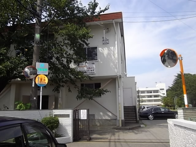 中学校　市川市立第五中学校（中学校）まで1042m
