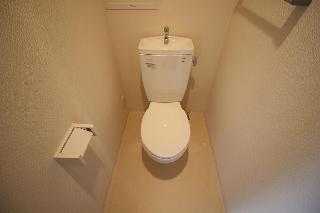 トイレ　トイレを撮影