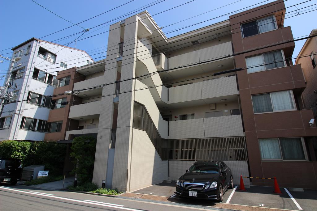 建物外観　正面より撮影