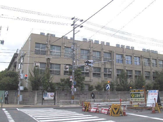 小学校　大阪市立清水小学校（小学校）まで576m