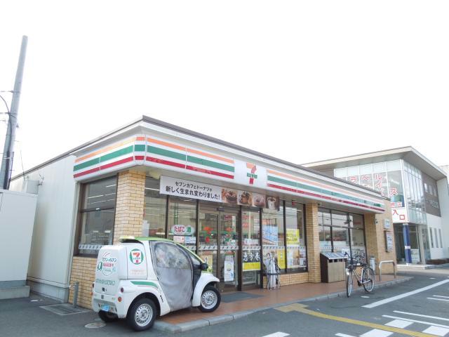 コンビニ　セブンイレブン甲西郵便局前店（コンビニ）まで744m