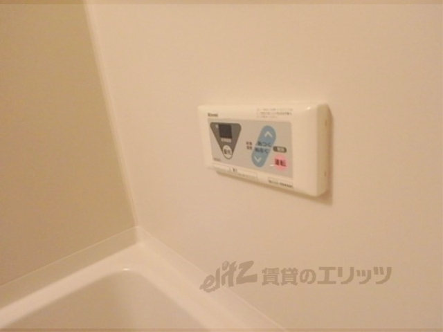 その他設備　給湯器リモコン