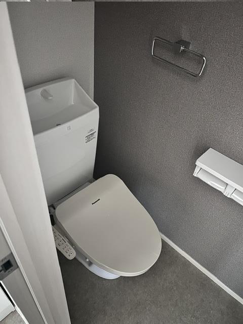 トイレ　温水便座付き