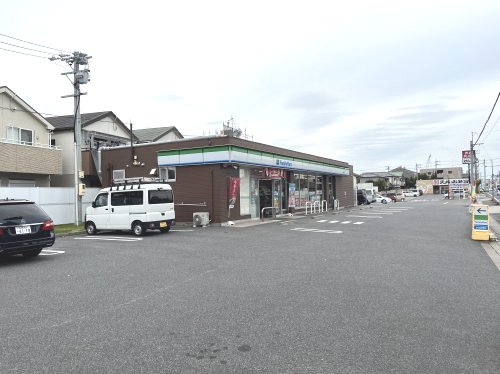 コンビニ　ファミリーマート緑鳴海店（コンビニ）まで319m
