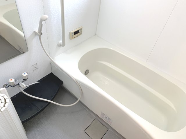 バス・シャワールーム　追い焚き機能付き