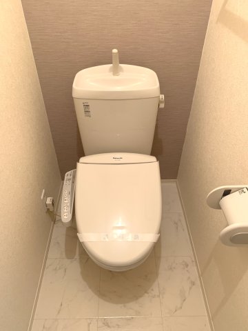 トイレ　温水洗浄暖房便座