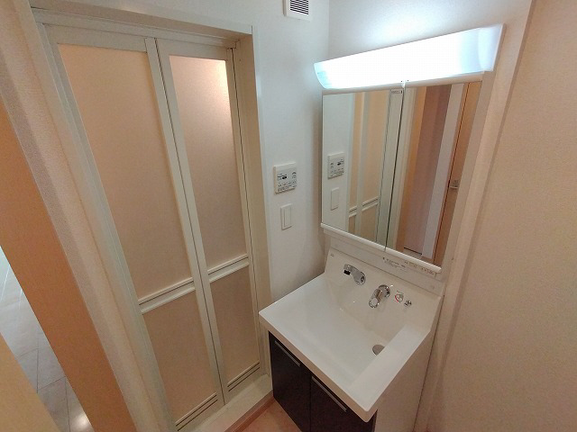 洗面設備　シャンプードレッサー