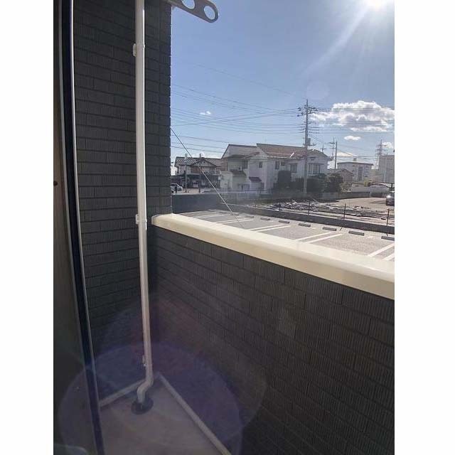 眺望　目の前は駐車場