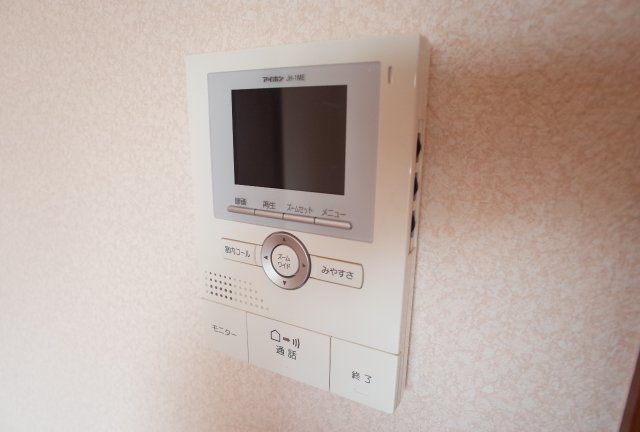 セキュリティ　テレビモニター付きインターホン