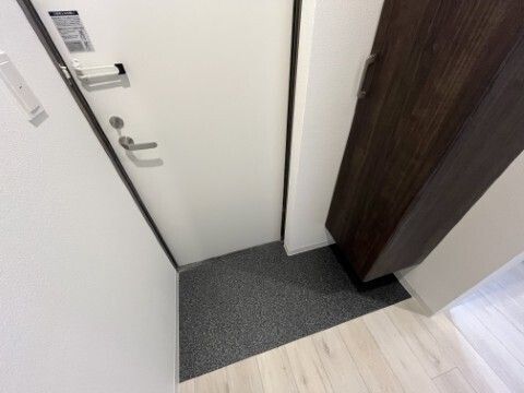 玄関　別部屋参考写真となります