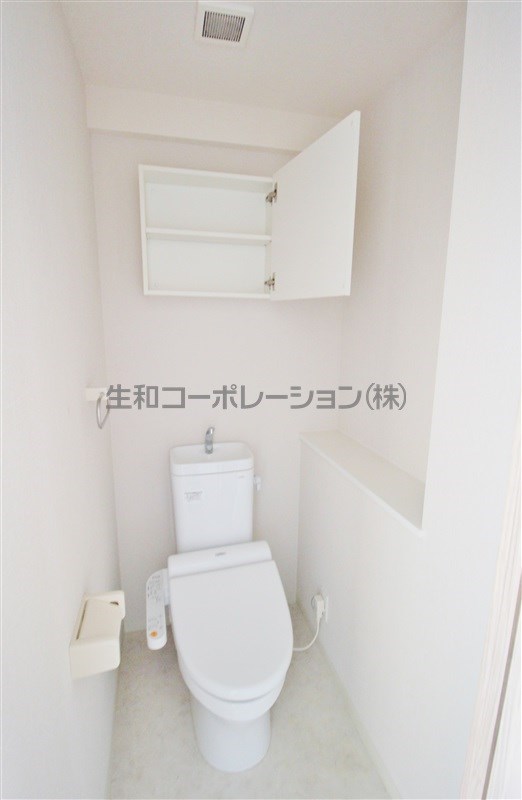 トイレ　ウォシュレット付のトイレです。
