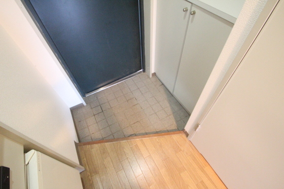 玄関　※別部屋の写真です