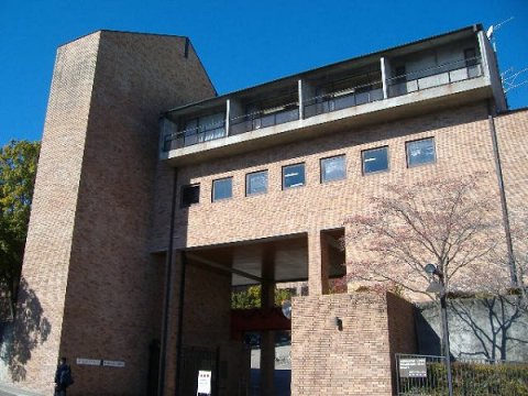大学・短大　私立神戸松蔭女子学院大学（大学・短大）まで484m