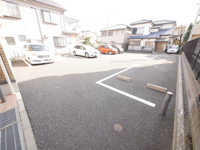 駐車場　★敷地内に駐車場がございます★