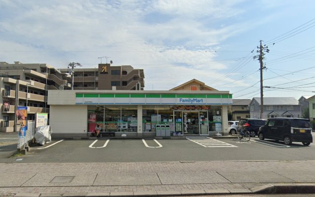 コンビニ　ファミリーマート　浜松西伊場店（コンビニ）まで300m