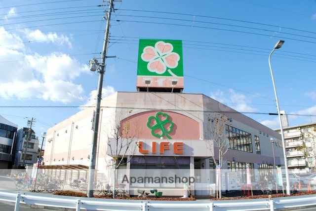 スーパー　ライフ崇禅寺店（スーパー）まで398m