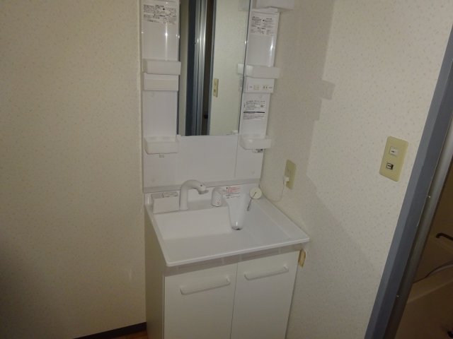 洗面設備　写真は別部屋、参考写真になります
