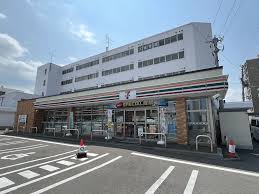 コンビニ　セブンイレブン札幌北28条店（コンビニ）まで298m