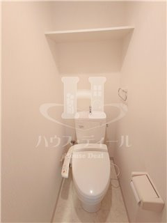 トイレ　別号室参考写真です