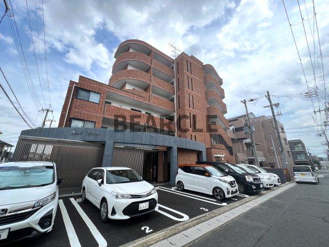 建物外観　落ち着いた雰囲気の外観です