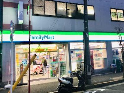 コンビニ　ファミリーマート 墨田太平三丁目店（コンビニ）まで59m