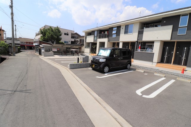 駐車場　敷地内駐車場