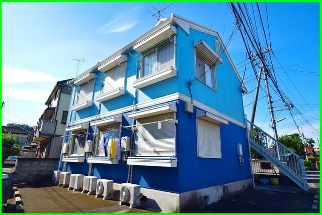 建物外観　★南向き♪空より青いさわやかなブルーの外観♪礼金なしですよ★