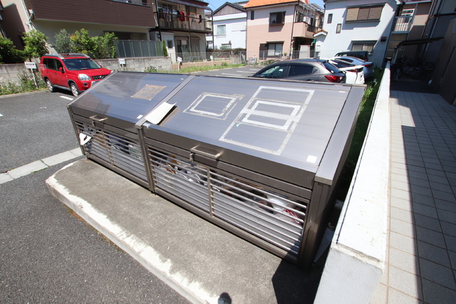 その他共有部分　敷地内ゴミ置場です♪