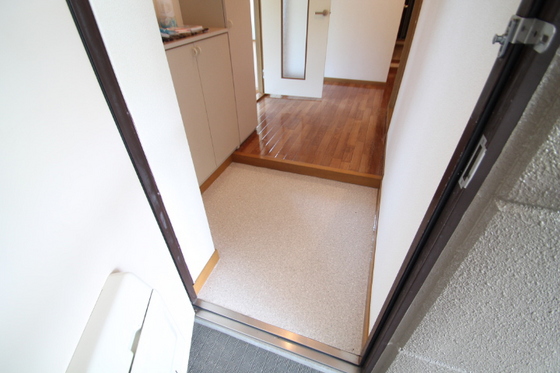 玄関　※別部屋の写真です