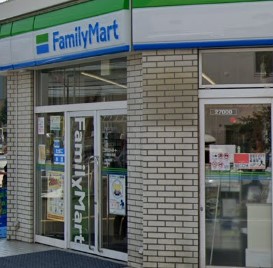 コンビニ　ファミリーマート 小浦新杉田店（コンビニ）まで213m
