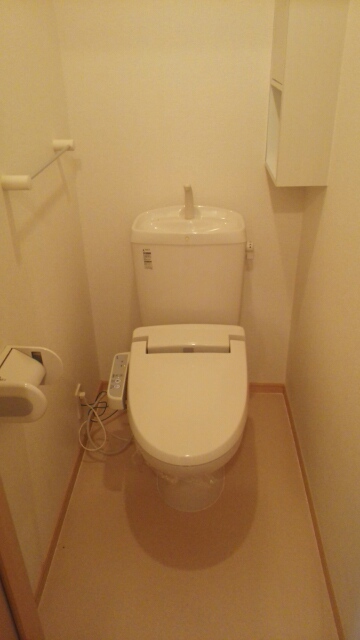 トイレ　清潔感のあるトイレです