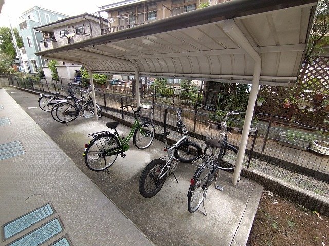 その他　駐輪場　原付＆自転車のみ駐輪可能