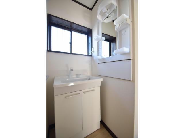 洗面設備　他号室の写真になります。