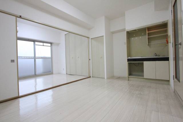 居室・リビング　明るいお部屋です