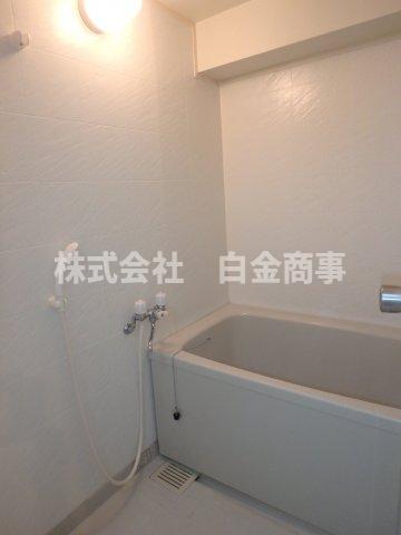 バス・シャワールーム　同じ間取りの別のお部屋の写真になります