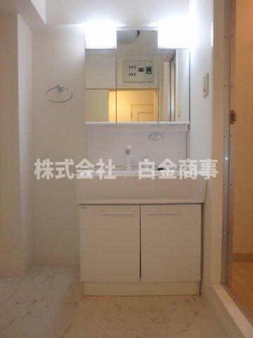 洗面設備　同じ間取りの別のお部屋の写真になります