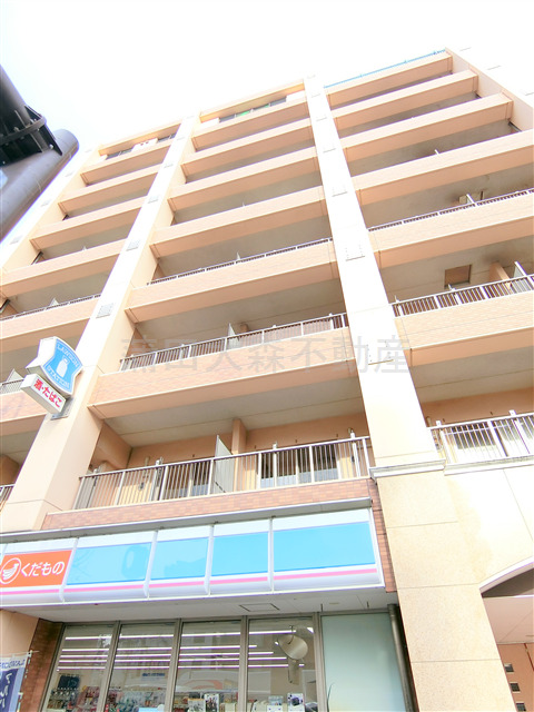 建物外観　1階コンビニローソン！　RC鉄筋コンクリート造地上8階建て1