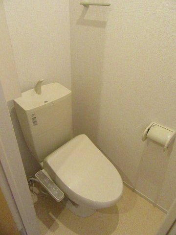 トイレ　清潔感のあるトイレです