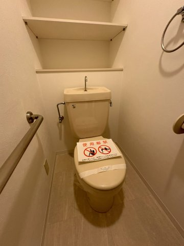 トイレ　※同建物の類似写真となります。