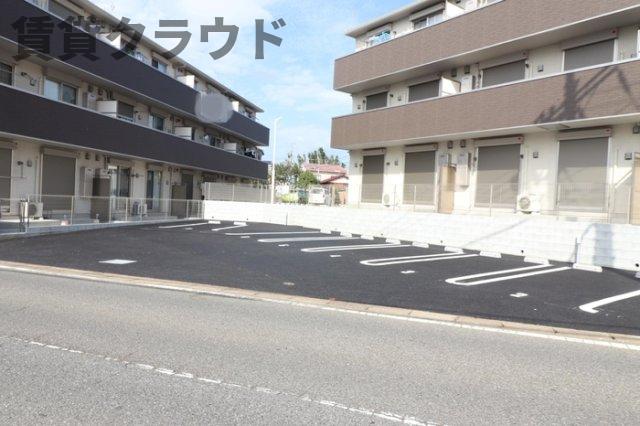 駐車場　車をお持ちの方に嬉しい駐車場付きの物件です